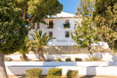 Altea kasabasındaki eski güzel beyaz sokaklar, Alicane vilayeti, Costa Blanca, İspanya