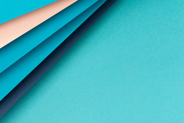 Абстрактные цветные бумаги геометрия плоской композиции фона с синими, розовыми цветовыми линиями и формами. Вид сверху, пространство для копирования