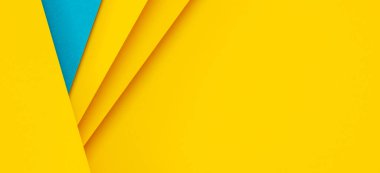 Soyut renkli kağıt afiş arkaplanı. Açık mavi ve sarı renkli minimal geometrik şekiller ve çizgiler