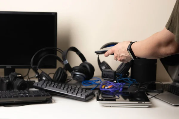 Woman Hands Put Mobile Cell Phones Pile Old Used Computers — Stock Photo, Image
