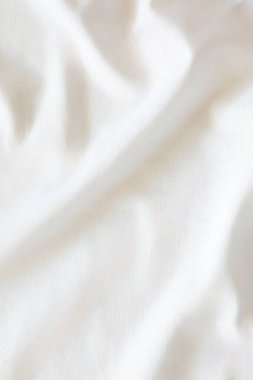 Beyaz buruşmuş kumaş dokusu arka planı. Doğal keten organik eko tekstil tuval arka planı