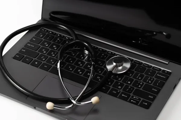 Estetoscópio Médico Teclado Laptop Diagnósticos Baseados Inteligência Artificial Conceito Saúde — Fotografia de Stock