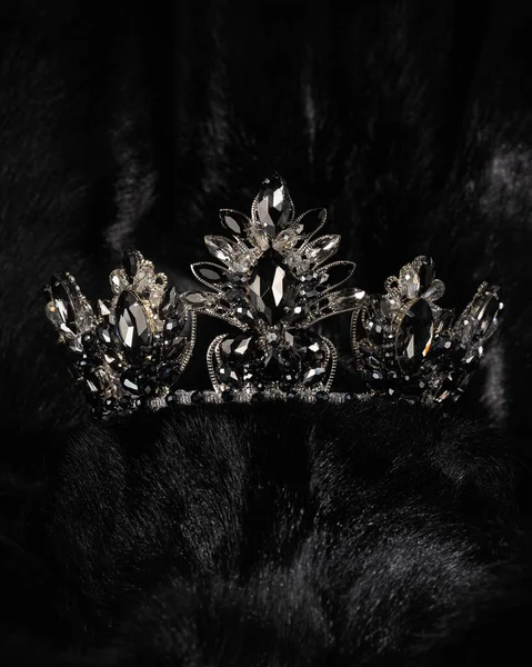Gyönyörű Ezüst Korona Fekete Miss Szépség Szépségverseny Fekete Fényes Háttér — Stock Fotó