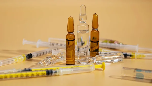 Impfung Gesundheitswesen Horizontales Format Makro Gelber Hintergrund — Stockfoto