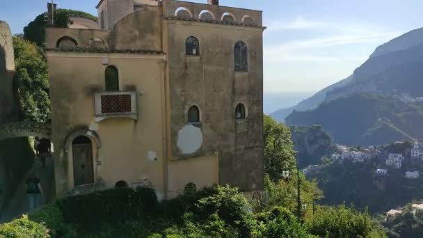 ラヴェッロ カンパニア イタリア 2021年9月22日 アクセス路地からヴィラ シムブロネへのポントーン村の概要 — ストック動画