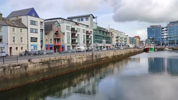 Galway Irland September 2021 Hafenübersicht Von Der Dock Street — Stockvideo