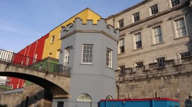 Dublin, İrlanda - 20 Eylül 2021: Dublin Kalesi 12. yüzyılda inşa edildi ve 18. yüzyılda yeniden inşa edildi