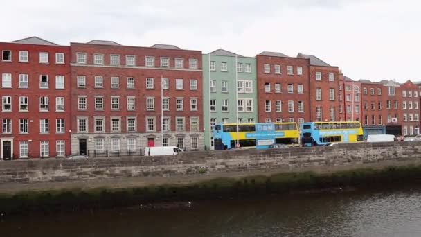 Dublín Irlanda Septiembre 2021 Liffey Riverside Overview Usher Quay — Vídeos de Stock