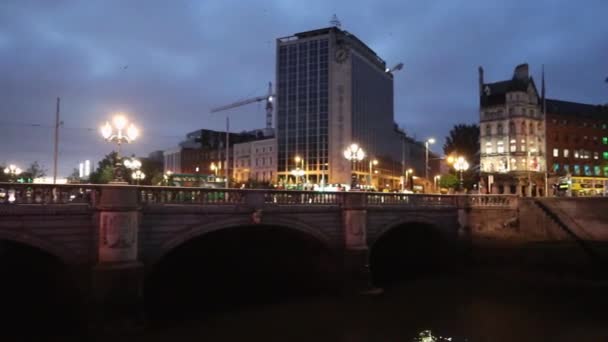 Dublino Irlanda Settembre 2021 Panoramica Connell Bridge Del Fiume Liffey — Video Stock