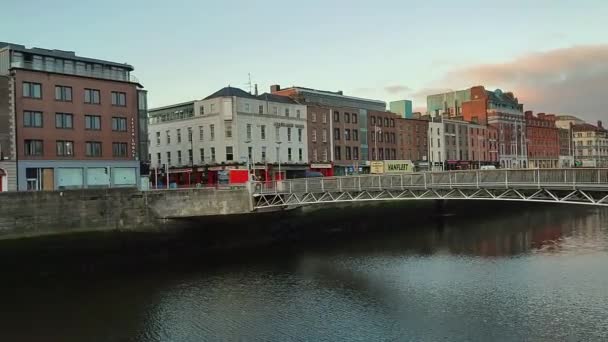 Dublino Irlanda Settembre 2021 Panoramica Del Fiume Liffey Ormond Quay — Video Stock