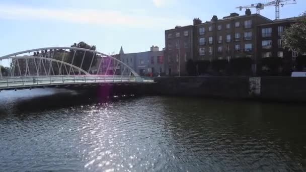 Dublin Rlanda Eylül 2021 Ellis Quay Den Liffey Nehir Kenarına — Stok video