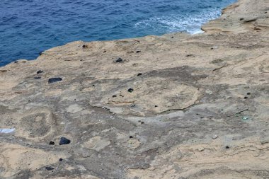 Procida, Campania, İtalya - 2 Ekim 2021 Punta Solchiaro uçurumunun detayları