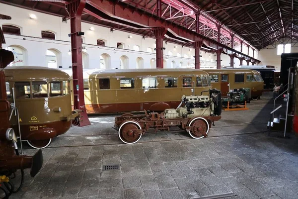 ポルティキ カンパニア イタリア 2021年8月27日 ピエトラルサ国立鉄道博物館に展示されているLittorinaとしても知られるディーゼル鉄道車 — ストック写真