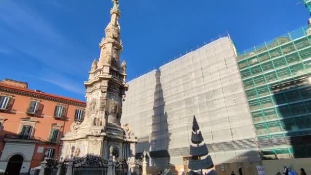 2021年12月30日 意大利坎帕尼亚那不勒斯 圣诞期间新Ges Nuovo广场概览 — 图库视频影像