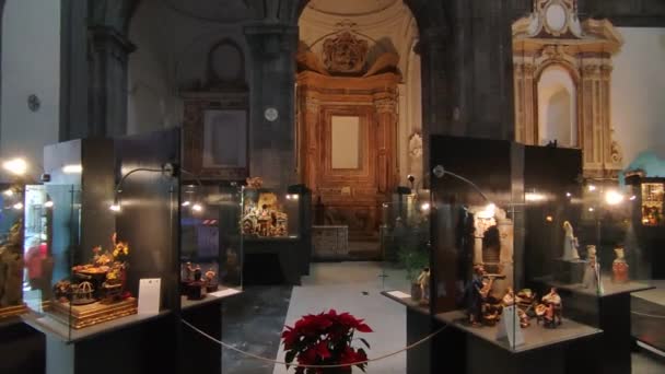 意大利那不勒斯 坎帕尼亚 2022年1月3日 位于多摩街的圣塞韦罗 潘迪诺教堂的那不勒斯艺术创作场景展出 — 图库视频影像