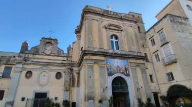 Napoli - Panoramica della Chiesa di Santa Maria della Fede dalla piazza