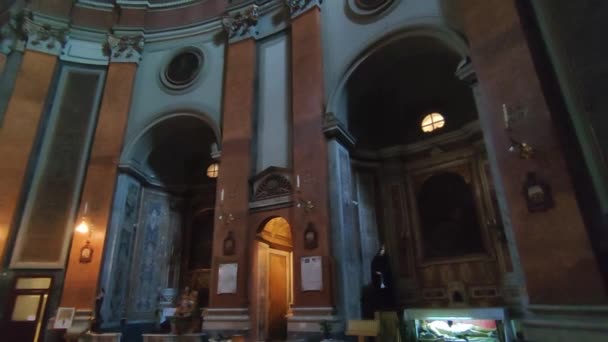 意大利那不勒斯 坎帕尼亚 2022年1月17日 17世纪圣玛利亚教堂在但丁广场的内部概览 — 图库视频影像