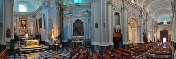 意大利那不勒斯 坎帕尼亚 2022年1月19日 17世纪圣玛莉亚德拉费德教堂内部全景照片 — 图库照片
