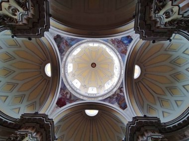 Procida, Campania, İtalya - 30 Eylül 2021: 18. yüzyıl San Leonardo kilisesi 16. yüzyılda kuruldu