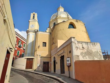 Procida, Campania, İtalya - 30 Eylül 2021 Santa Maria delle Grazie Kilisesi Piazza dei Martiri