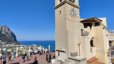 Capri, Campania, İtalya - 13 Mart 2022: I. Piazza Umberto 'ya Genel Bakış