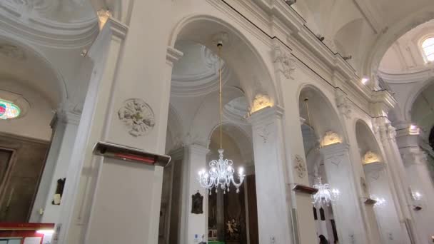 意大利坎帕尼亚 卡普里 2022年3月13日 17世纪圣斯蒂法诺教堂的内政概览 — 图库视频影像
