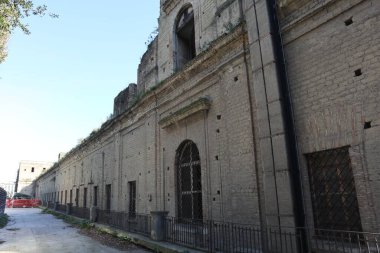 Napoli, Campania, İtalya - 19 Ocak 2022: Real Orto Botanico 'dan 18. yüzyıl Real Albergo dei Poveri