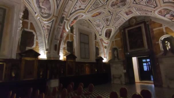 意大利那不勒斯 坎帕尼亚 2022年4月7日 15世纪圣安娜教堂的Vasari Sacristy Old Sacristy概览 — 图库视频影像