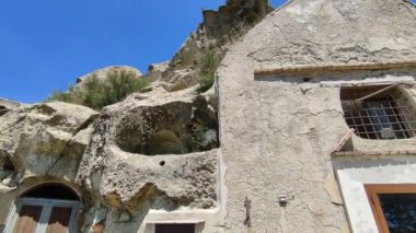 Serrara Fontana, Campania, İtalya - 15 Mayıs 2022: 15. yüzyıl San Nicola Hermitage of San Nicola 'nın Epomeo Dağı' nın zirvesi
