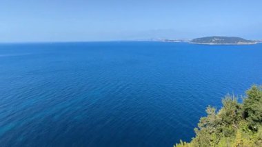 Ischia, Campania, İtalya - 12 Mayıs 2022: Aragonese Kalesi 'nin Terası' ndan Ischia Ponte 'nin Genel Görünümü