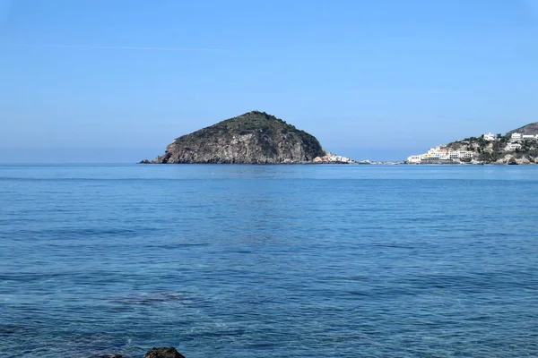 イタリア カンパニア州のSerrara Fontana 2022年5月15日 崖からBaia Dei Maronti — ストック写真