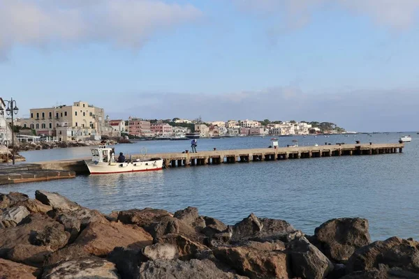 Ischia Kampania Włochy Maja 2022 Rybacy Stawie Arabskim Wczesnym Rankiem — Zdjęcie stockowe
