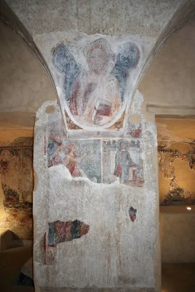 意大利坎帕尼亚伊斯夏 2022年5月12日 阿拉贡城堡大教堂十三世纪贵族墓穴的内部 — 图库照片
