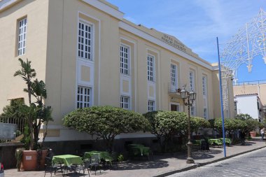 Lacco Ameno, Campania, İtalya - 13 Mayıs 2022: Principe di Piemonte okul binası Corso Angelo Rizzoli