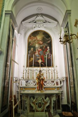 Ischia, Campania, İtalya - 13 Mayıs 2022 Via Mazzella 'daki 18. yüzyıl Kutsal Ruh Kilisesi