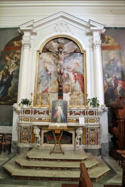 Ischia, Campania, İtalya - 13 Mayıs 2022 Via Mazzella 'daki 18. yüzyıl Kutsal Ruh Kilisesi