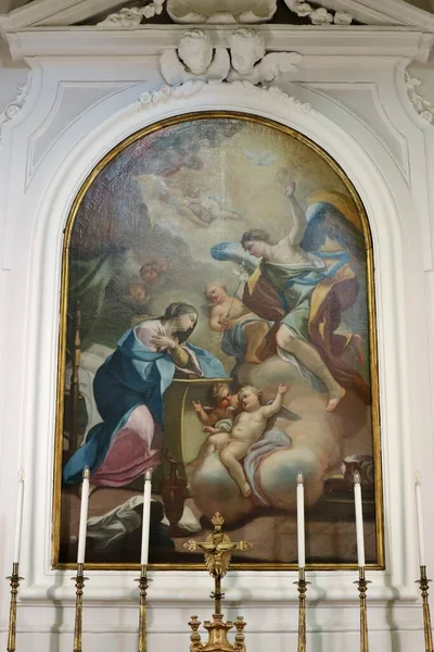 แคมเปเน ตาล พฤษภาคม 2022 ภายในโบสถ ในศตวรรษท บแปดของพระว ญญาณบร Mazzella — ภาพถ่ายสต็อก