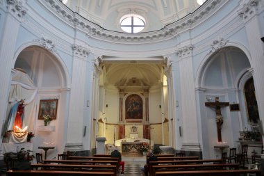 Ischia, Campania, İtalya - 13 Mayıs 2022: 18. yüzyıl Santa Maria delle Grazie Kilisesi ve Araf Ruhları veya Corso Vittoria Colonna 'daki San Pietro Kilisesi