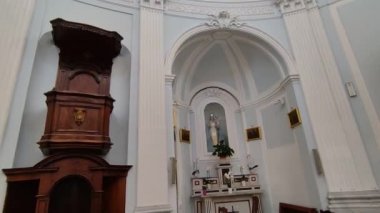 Ischia, Campania, İtalya - 13 Mayıs 2022: 18. yüzyıl Santa Maria delle Grazie Kilisesi ve Araf Ruhları veya Corso Vittoria Colonna 'daki San Pietro Kilisesi