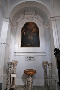 Ischia, Campania, İtalya - 13 Mayıs 2022: Via Mazzella 'daki 18. yüzyıl Santa Maria Assunta Katedrali
