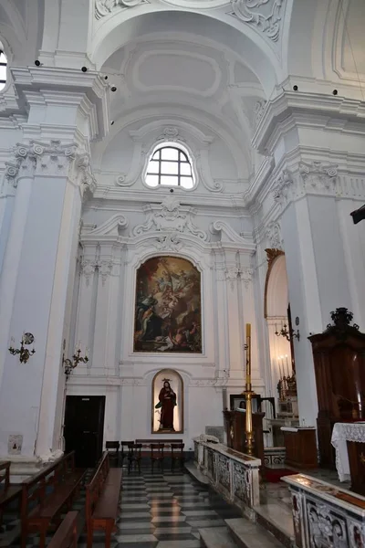 イタリア カンパニア州イスキア2022年5月13日 マッツェッラ経由でサンタ マリア アスンタ大聖堂18世紀の内部 — ストック写真