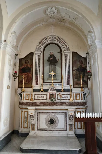Anacapri, Campania, Italia 12 marzo 2022: Piazza Diaz 'da Interno della seicentesca Chiesa di Santa Sofia