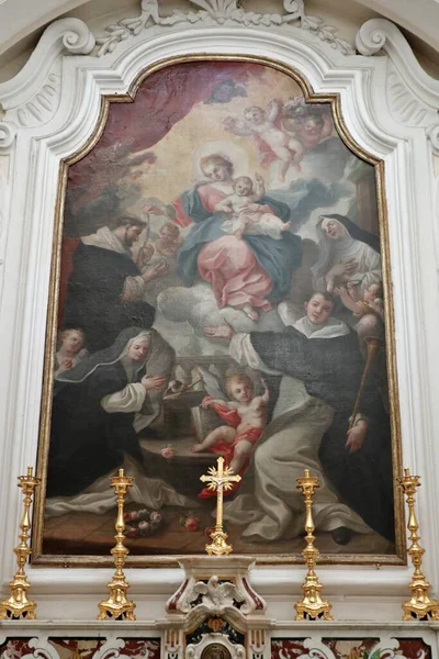 Anacapri, Campania, Italia 12 marzo 2022: Piazza Diaz 'da Interno della seicentesca Chiesa di Santa Sofia