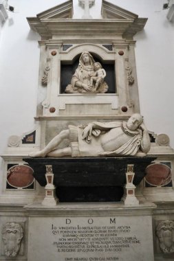 Capri, Campania, İtalya - 13 Mart 2022: Piazza Umberto I 'deki Santo Stefano 17. yüzyıl kilisesinin içi