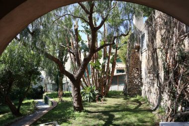 Capri, Campania, İtalya - 13 Mart 2022: Via Tiberio 'daki San Michele alla Croce Ortaçağ Kilisesi