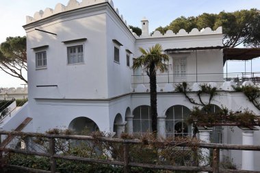 Anacapri, Campania, İtalya - 12 Mart 2022: Villa San Michele, İsveçli doktor Axel Munthe 'nin evi, 20. yüzyılın başlarında bir ev müzesi olarak kullanıldı.