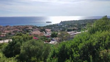 Camerota, Campania, İtalya - 18 Eylül 2022: 66 il yolundan Marina di Camerota köyüne genel bakış