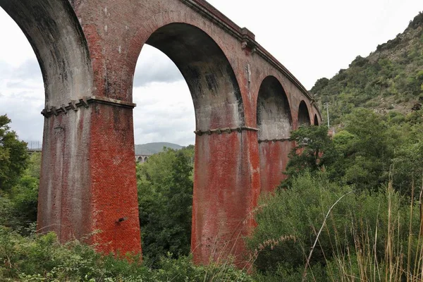 San Severino Campania Italy September 2022 Σιδηροδρομική Γέφυρα Πάνω Από — Φωτογραφία Αρχείου