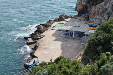 Conca dei Marini, Campania, İtalya - 1 Ekim 2022: Lido Capo di Conca Sonbaharda