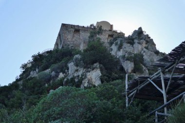 Conca dei Marini, Campania, İtalya - 1 Ekim 2022: Capo di Conca Saracen Kulesi